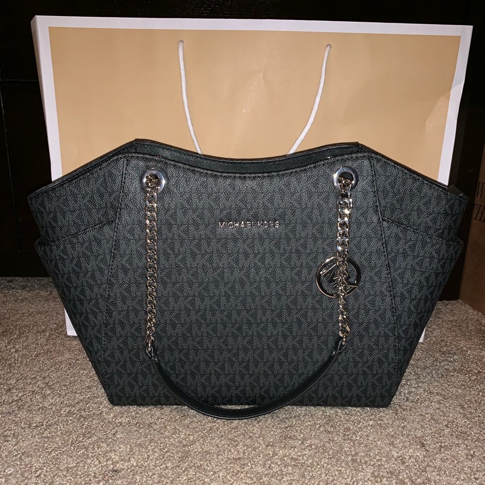 Michael Kors Jet Set Travel Black LG Chain Tote